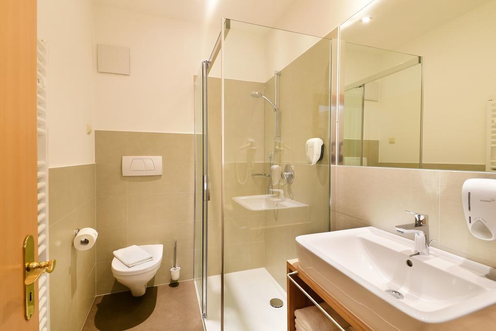 Hotel Ansitz Gamp Chiusa Exterior photo